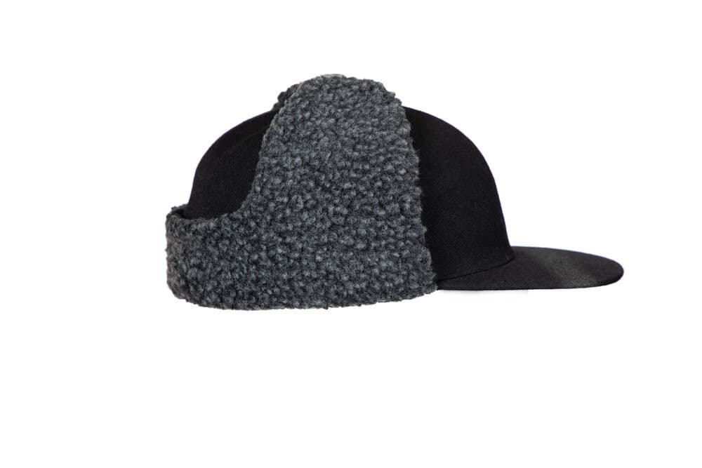 9082 GORRA CON OREJERAS