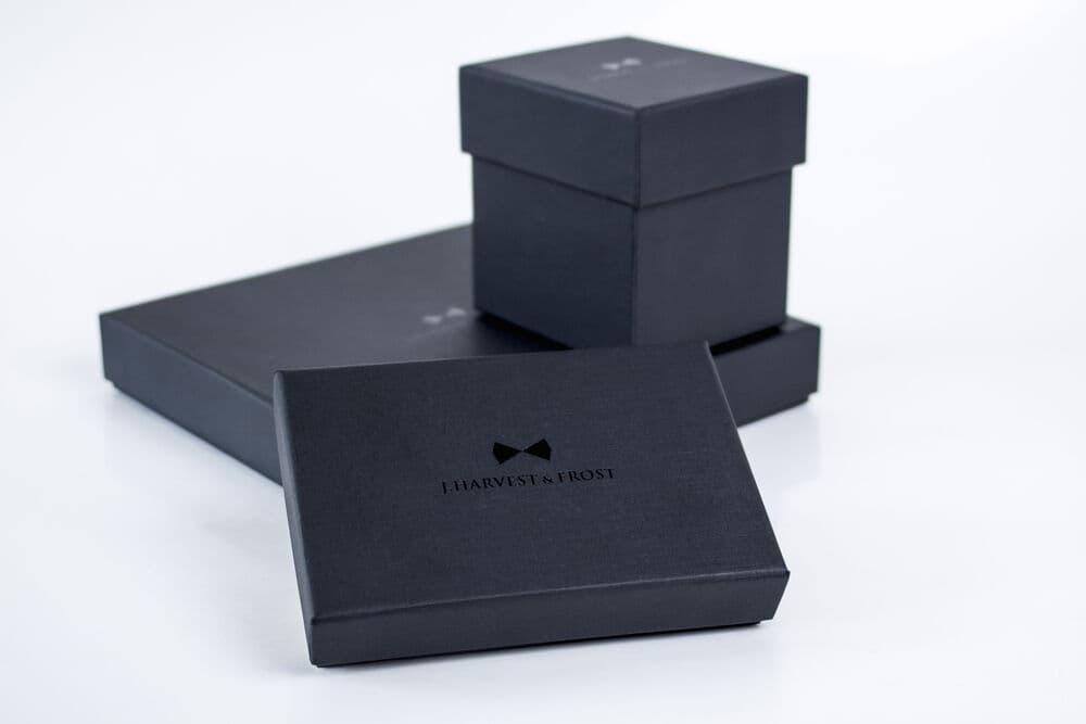 Giftbox Solid Hankie & Lapel Pin