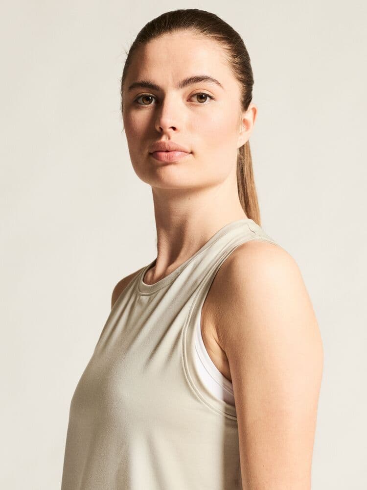 Collective Singlet W