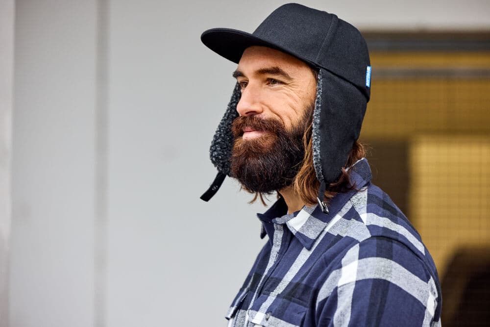 9082 GORRA CON OREJERAS