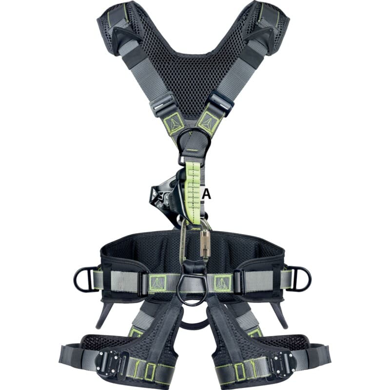 Arnés técnico con una nueva arquitectura diseñada para optimizar la ergonomía de los trabajadores con cuerda, provisto de un bloqueador ventral
